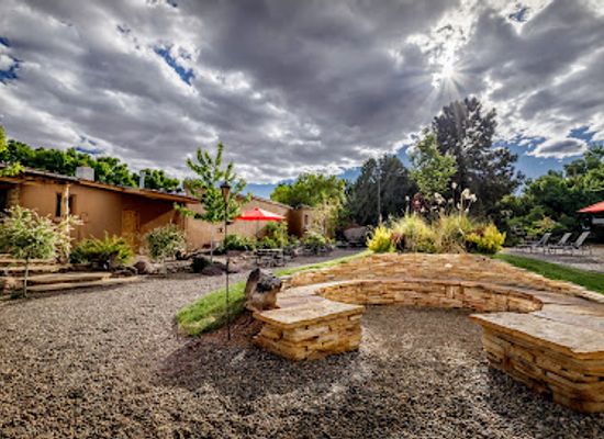 utah/blanding/landmark/stone-lizard-lodge
