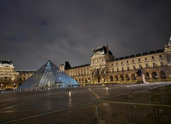 france/ile-de-france/landmark/louis-xiv-sous-les-traits-de-marcus-curtius-copie