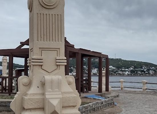 uruguay/piriapolis/landmark/monumento-al-obrero