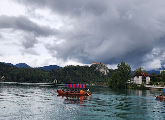 slovenia/lake-bled/landmark/baroque-statue-of-m-magdalene