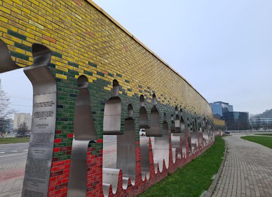 lithuania/vilnius-region/landmark/the-road-of-freedom-memorial-wall