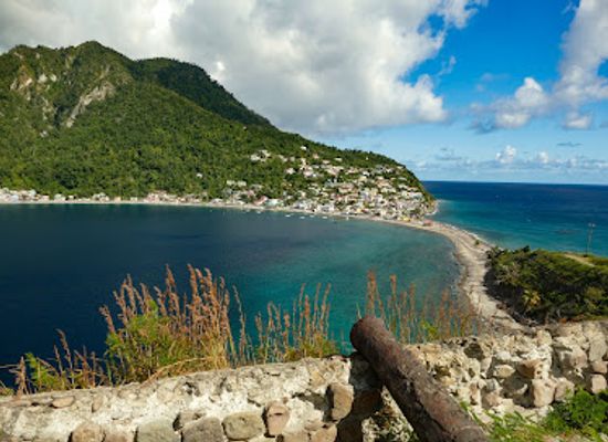 dominica/scotts-head/landmark/scott-s-head-cannon