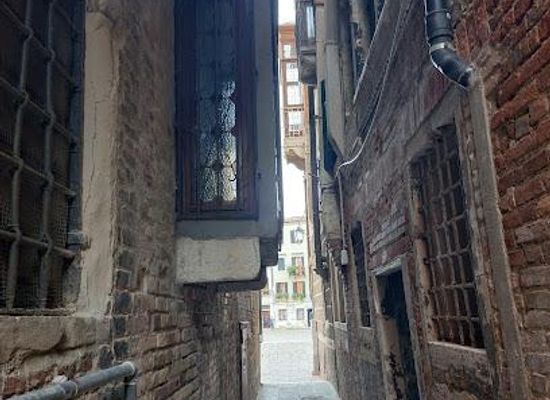 italy/venice/landmark/campo-bandiera-e-moro