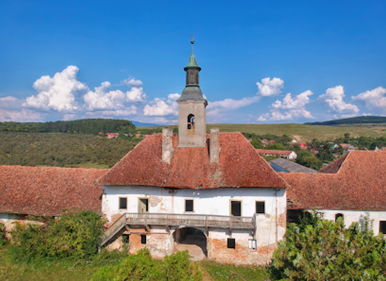 romania/bistrita-nasaud/landmark/castelul-teleki-din-posmus