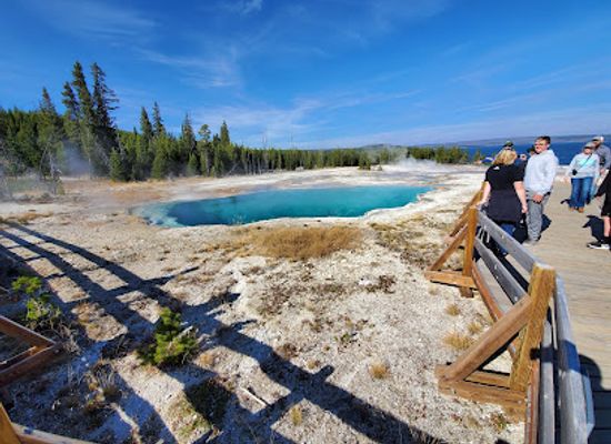 wyoming/yellowstone-national-park/landmark/abyss-pool
