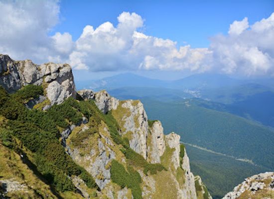 romania/prahova-valley/landmark/heroes-cross-on-caraiman-peak
