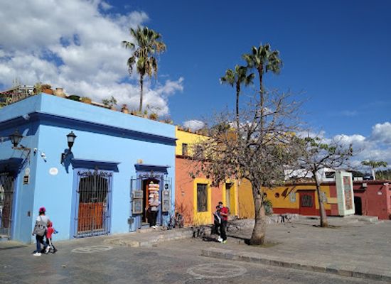mexico/oaxaca/centro-historico/landmark/monumento-cruz-de-piedra