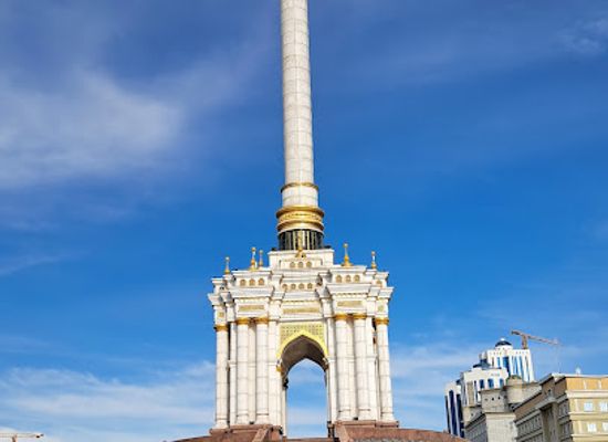 tajikistan/zarafshan-valley/landmark/independence-monument