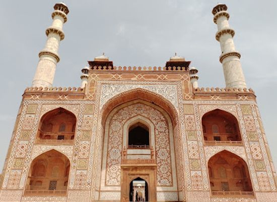 india/agra/sikandra/landmark/kanch-mahal
