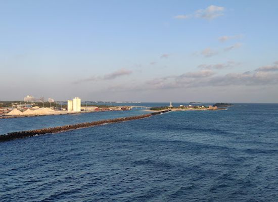 the-bahamas/new-providence/landmark/islas-out