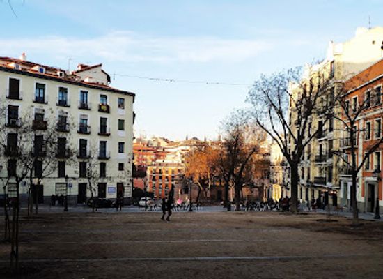 spain/madrid/la-latina/landmark/plaza-de-la-paja