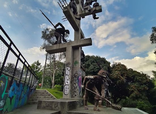 colombia/medellin/laureles/landmark/monumento-trabajo