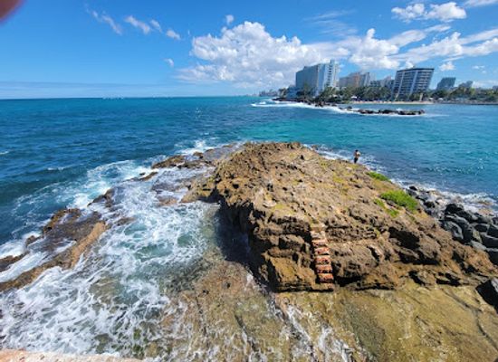 puerto-rico/west-region/landmark/fortin-del-escambron