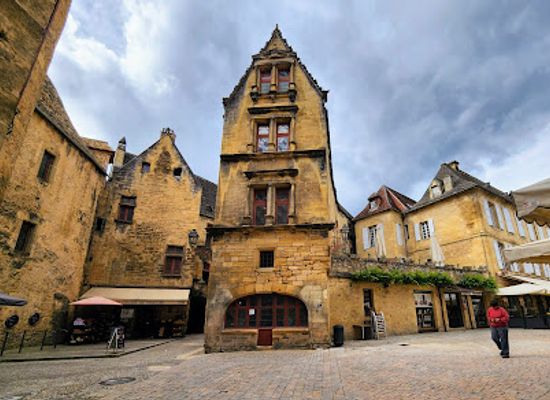 france/périgord-noir/landmark/fontaine-sainte-marie