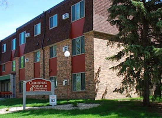 south-dakota/mitchell/landmark/cathedral-square-apartments