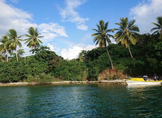 vanuatu/efate/landmark/lelepa