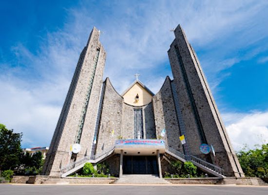 vietnam/hue/phu-huong/landmark/phu-cam-cathedral