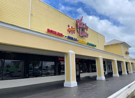 florida/panama-city-beach/landmark/rock-it-lanes