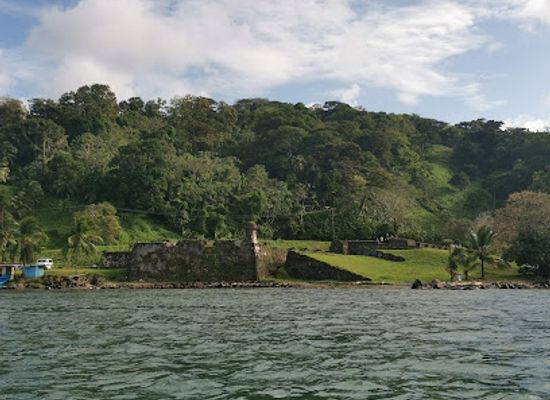 panama/portobelo/landmark/huerta-beach-portobelo