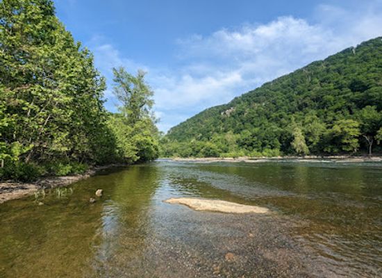 west-virginia/harper-s-ferry/landmark/shenandoah-falls