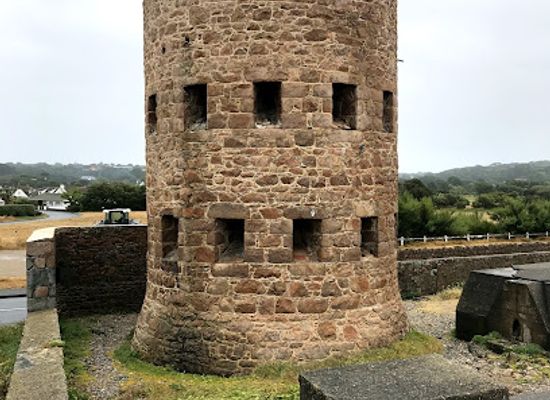 guernsey/forest/landmark/fort-hommet