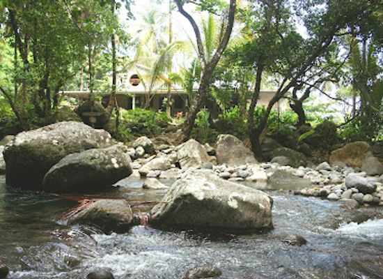 dominica/la-plaine/landmark/riverside-cafe