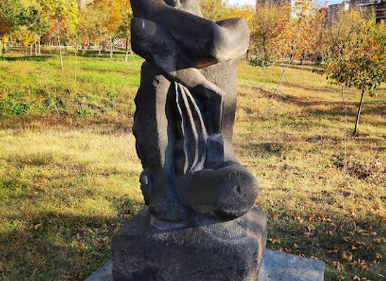 armenia/kotayk/landmark/tatul-krpeyan-park
