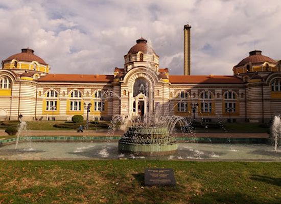 bulgaria/sofia-region/landmark/central-baths-fountain