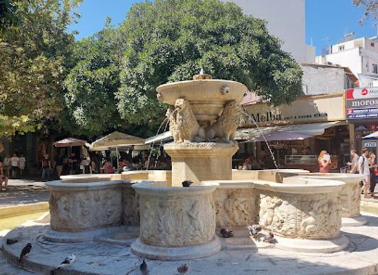 greece/heraklion/landmark/lion-square