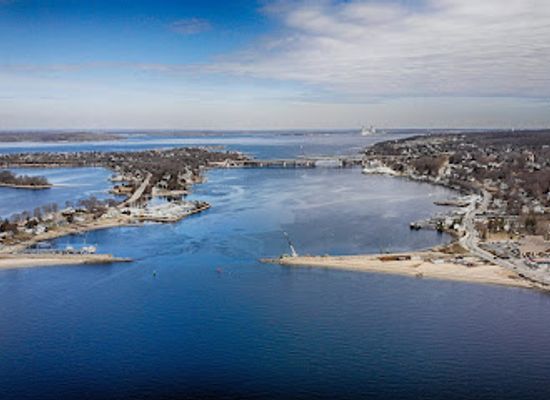 rhode-island/narragansett-bay/landmark/fort-barton-and-ft-barton-woods