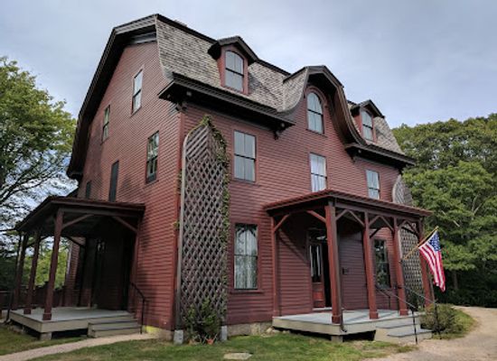 rhode-island/narragansett-bay/landmark/historic-hale-house