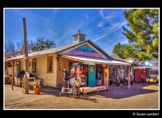 texas/san-angelo/landmark/the-chicken-farm-art-center