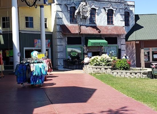 michigan/mackinac-island/landmark/the-haunted-theatre
