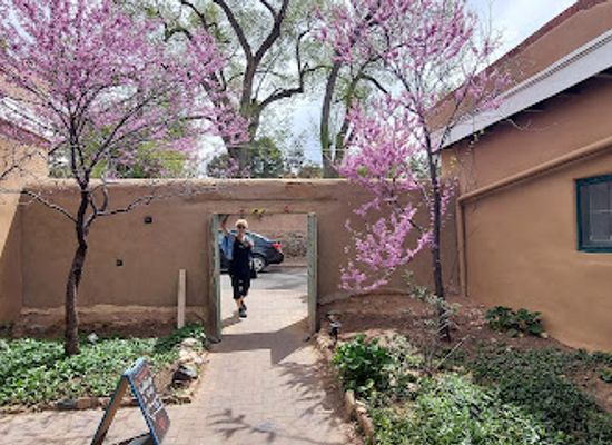 new-mexico/santa-fe/canyon-road/landmark/el-zaguan
