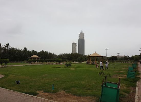 pakistan/karachi/clifton/landmark/aunty-and-uncle-park