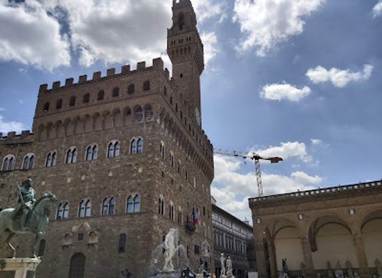 italy/mugello/landmark/piazza-della-repubblica