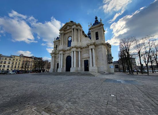 france/versailles/chateau-de-versailles/landmark/versailles-cathedral