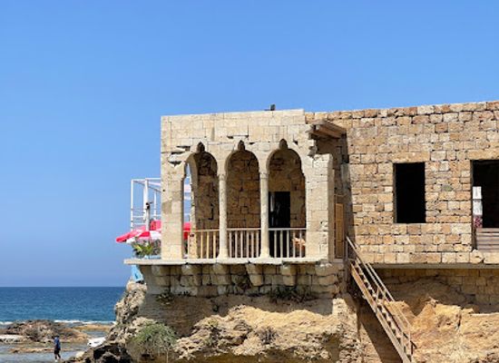 lebanon/batroun-coast/landmark/maqaad-el-meer-the-prince-s-seat-rock