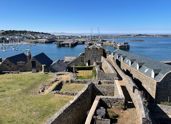 guernsey/pleinmont-point/landmark/guernsey