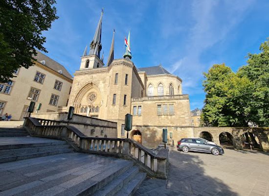luxembourg/luxembourg-city/landmark/monument-of-remembrance