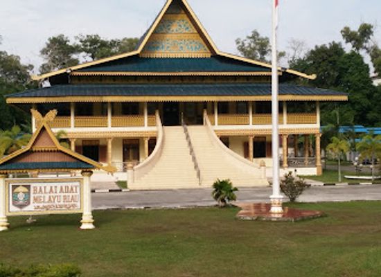 indonesia/riau/landmark/lamr-provinsi-riau