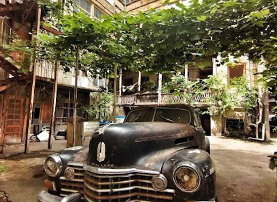 georgia/kvemo-kartli/landmark/old-cadillac