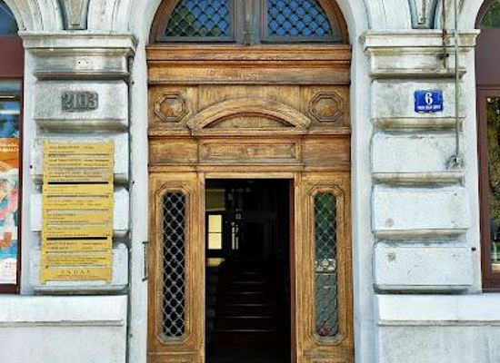 slovenia/coastal-karst/landmark/piazza-della-liberta