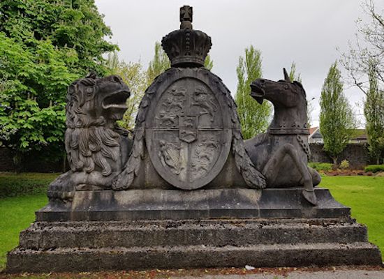ireland/county-galway/landmark/royal-coat-of-arms