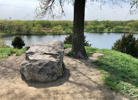 illinois/aurora/landmark/oakhurst-forest-preserve