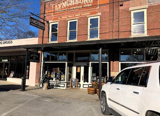 tennessee/jack-daniel-s-distillery/landmark/jack-daniel-s-lynchburg-hardware-general-store