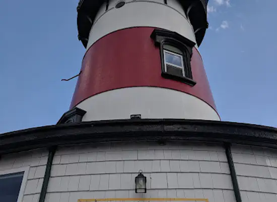 rhode-island/east-bay/landmark/borden-flats-lighthouse