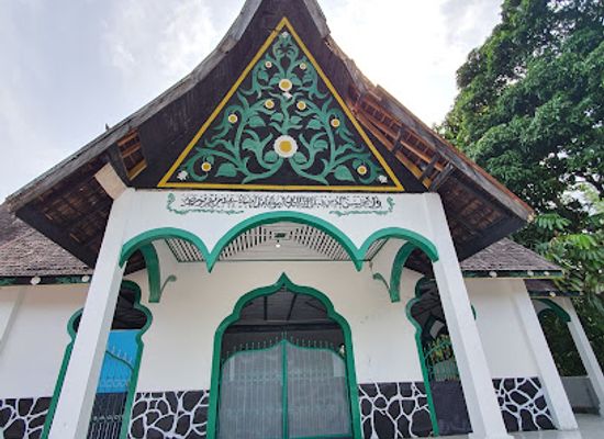 indonesia/north-sulawesi/landmark/the-hero-cemetery-of-tuanku-imam-bonjol