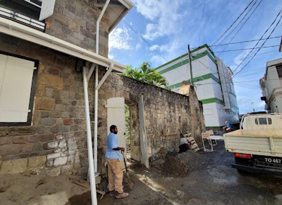 dominica/roseau/landmark/lacou-melrose-house