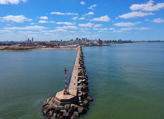 uruguay/piedras-blancas/landmark/escollera-sarandi